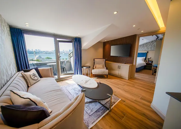 Отель The Palm Bosphorus